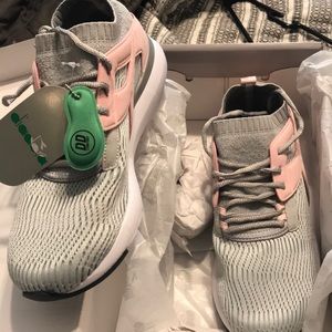Nwt super cute running shoe